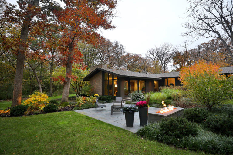 backyard luxury landscape design of a Wheaton, IL home