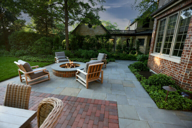 backyard fire pit with seating in Elmhurst, IL